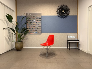 Fiberglass chrome eiffel-base Vitra, DSR, rood