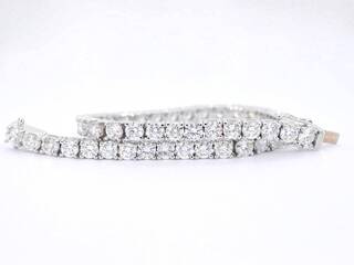 Witgouden armband met briljant geslepen diamanten 9.00 carat