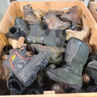 Partij diverse schoenen