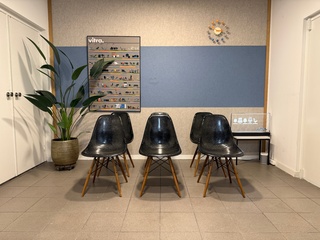 Fiberglass houten dowel-base Herman Miller, DSW, zwart
