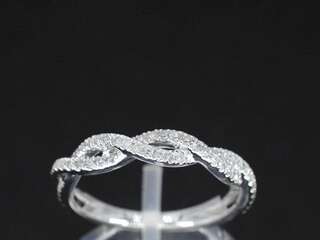 Witgouden ring met diamanten
