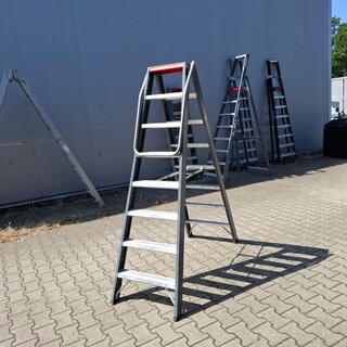 Werktrap Altrex, 2x 8 treeds