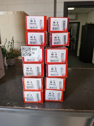 20 doos a 100 stuks Spreidplug M-8 Cloverfix