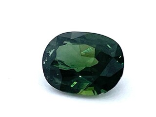 Saffier – 1.92 carat groene saffier