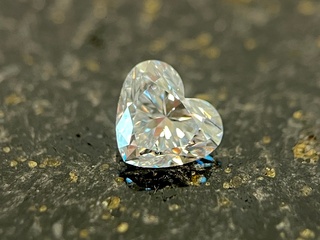 Diamant – 1.00 carat natuurlijke hart geslepen diamant (GIA gecertific
