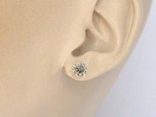 Gouden solitair oorbellen met 2.00 carat natuurlijke diamant