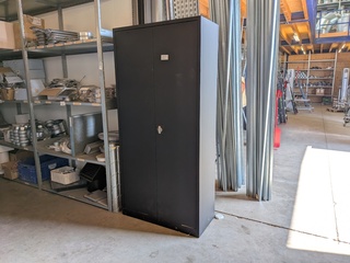 Werkplaatskast met inhoud