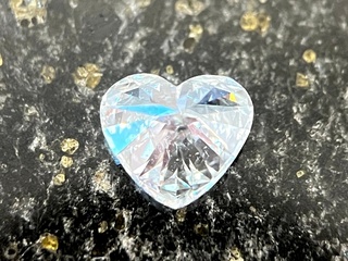 Diamant – 1.00 carat natuurlijke hart geslepen diamant (GIA gecertific