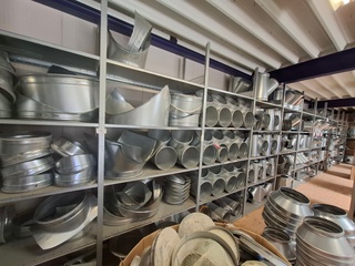 Ca. 29 meter Metalen legbord stelling