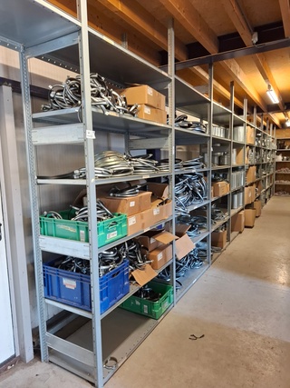 Ca. 26 meter Metalen legbord stelling