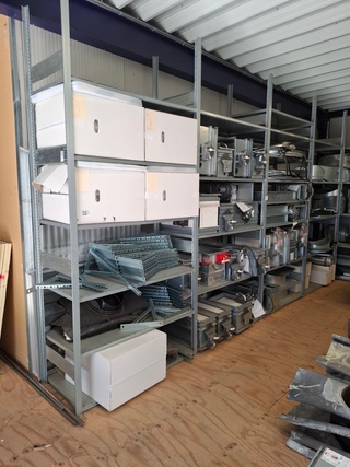 Ca. 29 meter Metalen legbord stelling