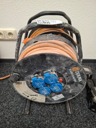 2x Kabelhaspel 230V