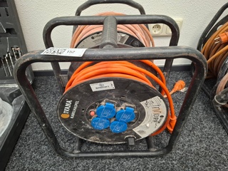 2x Kabelhaspel 230V