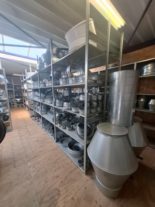 Ca. 42 meter Metalen legbord stelling