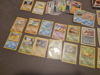 Pokémon collectie met vintage kaarten, rares, gevulde map & meer