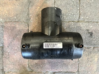 Ca. 11x Elektrolas T-stuk, Plasson Fusamatic Lasmof, TEE 75, zwart