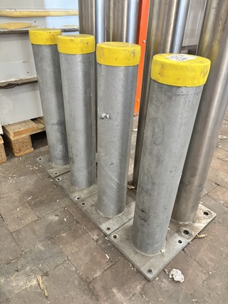 4x Afzet-/aanrijdpalen, Gegalvaniseerd