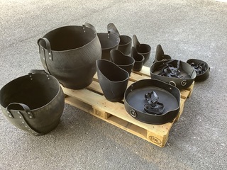 Partij bloembakken gemaakt van rubber, ED, zwart