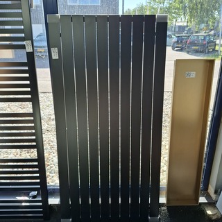Designradiator HR badmeubelen, Base +++, mat zwart
