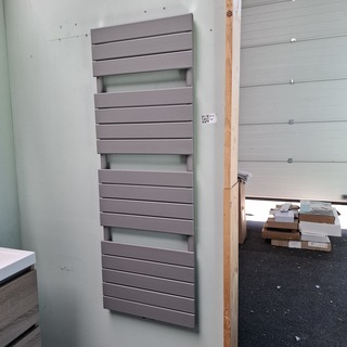 Designradiator HR badmeubelen, Flat, graphite mat grijs