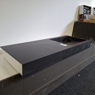 Hoekwastafel Maatwerk, calacatta black