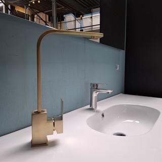 Waskomkraan, hoog model, goud geborsteld