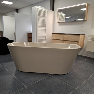 Ligbad, Xenz, Milan, zandmat