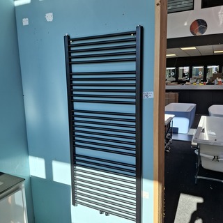 Designradiator, mat zwart