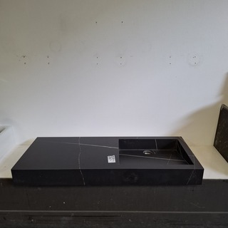 Hoekwastafel Maatwerk, calacatta black