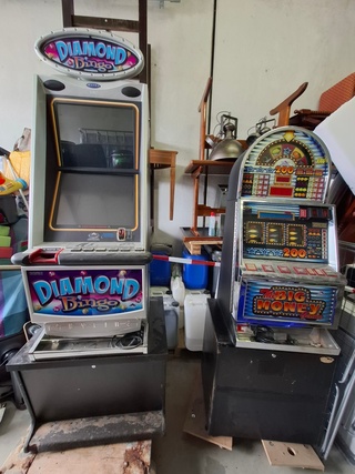 2x Speelautomaat