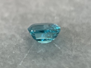 Edelsteen – 0.81 carat natuurlijke apatiet