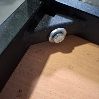 Ca. 14x Kantinetafel en 1x bureau, O.a. Schilte