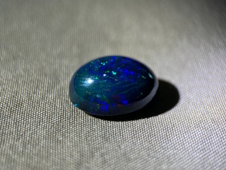 Black opal – 7.64 carat natuurlijke black opal