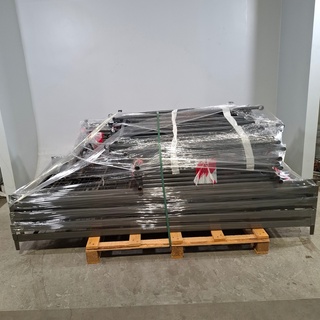 Partij metalen bed onderdelen