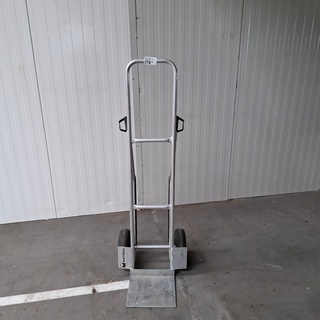 Steekwagen op massieve banden Mattral