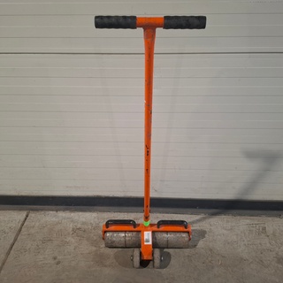 Linoleum roller ~ Uzin Utz / Wolff, Linoleum roller, bouwjaar 2013