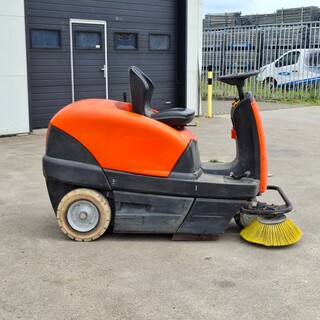 Zit veeg-/zuigmachine 100cm accu Kärcher, KM100/100R Bp, bouwjaar 2018