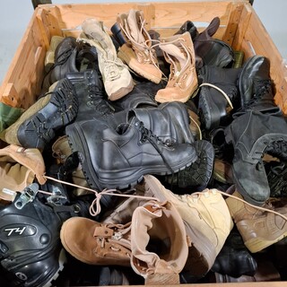 Partij diverse schoenen