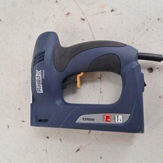 Nietapparaat 14mm 230V ~ Esselte Rapid, ESN530, bouwjaar 2021