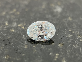 Diamant – 0.60 carat natuurlijke ovaal geslepen diamant (GIA gecertifi