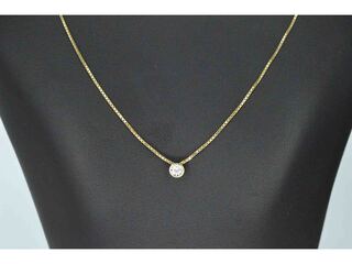 Gouden hanger met een briljant geslepen diamant, excl. ketting
