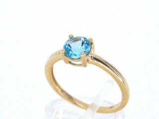 Gouden ring met topaas