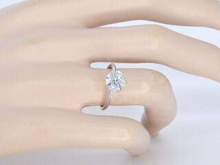 Witgouden solitair ring met 2.00 carat briljant geslepen diamant