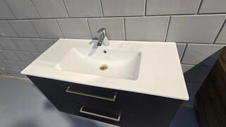 Hangend sanitair met kraan