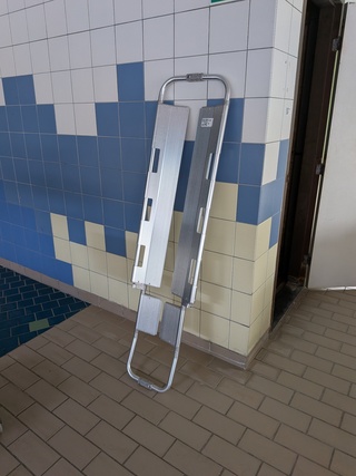 Zwembadbrancard