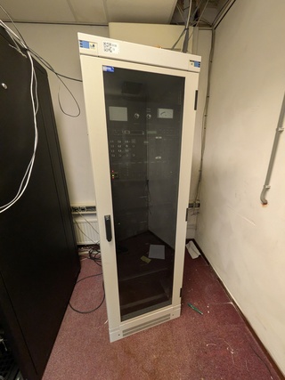 Patchkast met audio-apparatuur Varicon