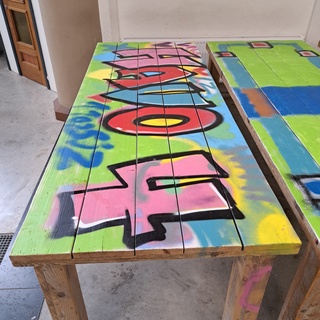 4x Houten geschilderde tuintafel
