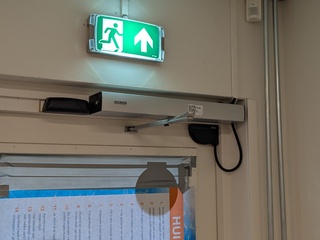 4x Automatische deuropener met drukschakelaar