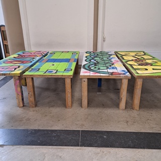 4x Houten geschilderde tuintafel