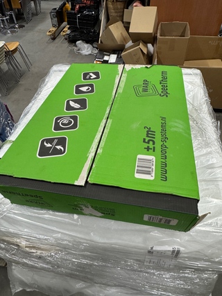 Divers vloerverwarmings materiaal, Rehau En Warpsystems